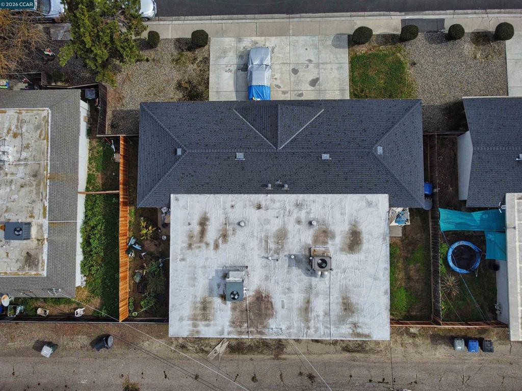 221 Kingston Lane, Modesto, CA 95354-3128