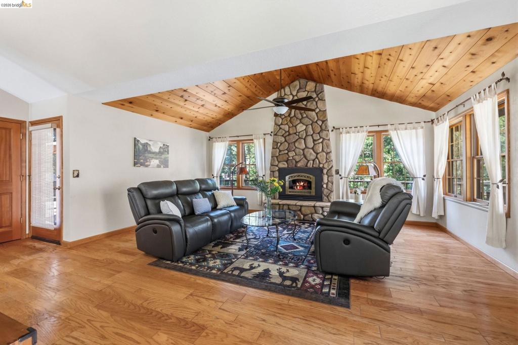 31500 Old Strawberry Rd, Strawberry, CA 95364