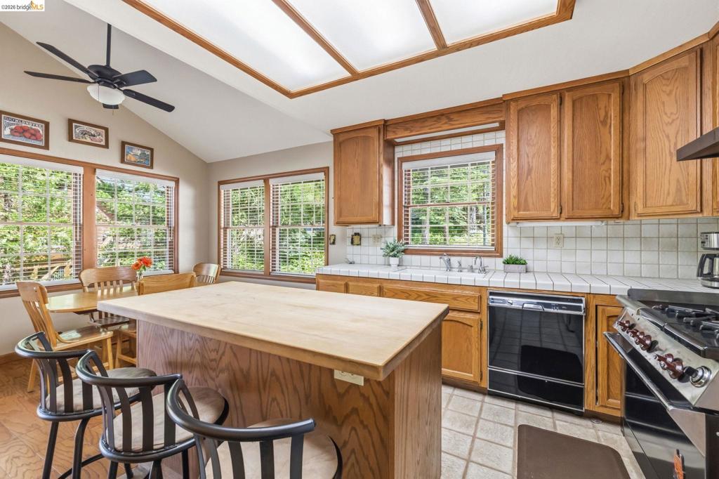 31500 Old Strawberry Rd, Strawberry, CA 95364