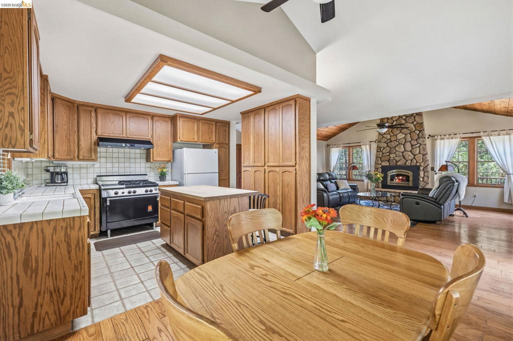 31500 Old Strawberry Rd, Strawberry, CA 95364