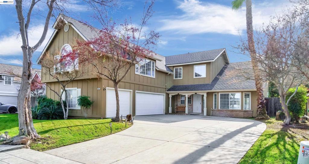 2034 Wrenwood Ave, Clovis, CA 93611
