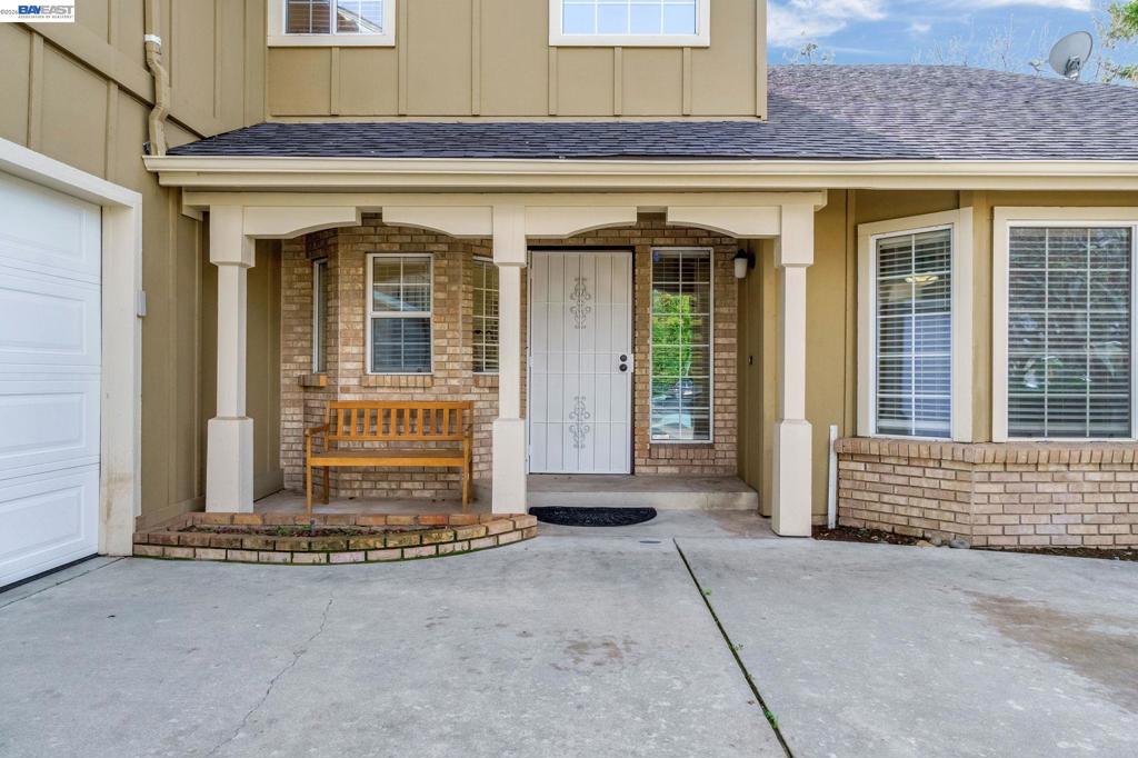 2034 Wrenwood Ave, Clovis, CA 93611