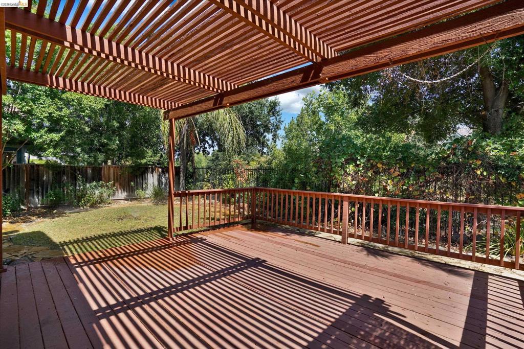 550 Apple Hill Dr, Brentwood (CC), CA 94513