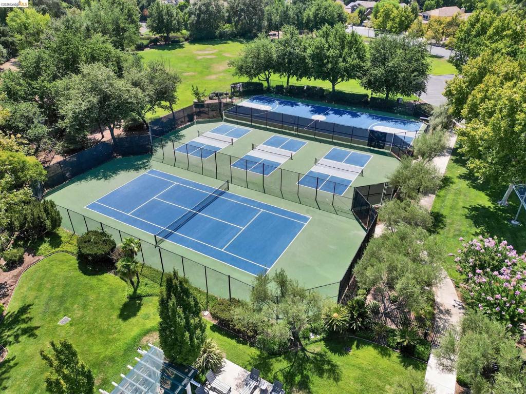 550 Apple Hill Dr, Brentwood (CC), CA 94513