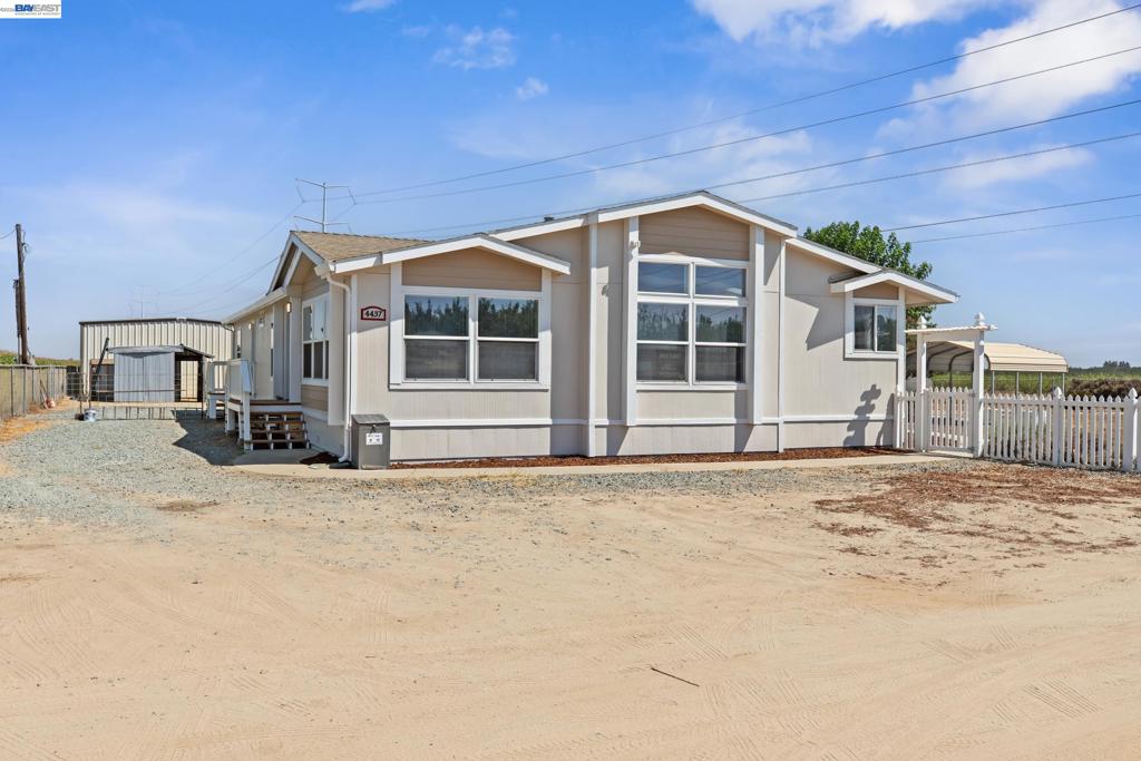 4437 W Grayson, Modesto, CA 95358