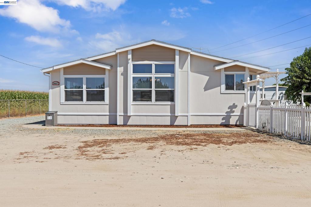 4437 W Grayson, Modesto, CA 95358