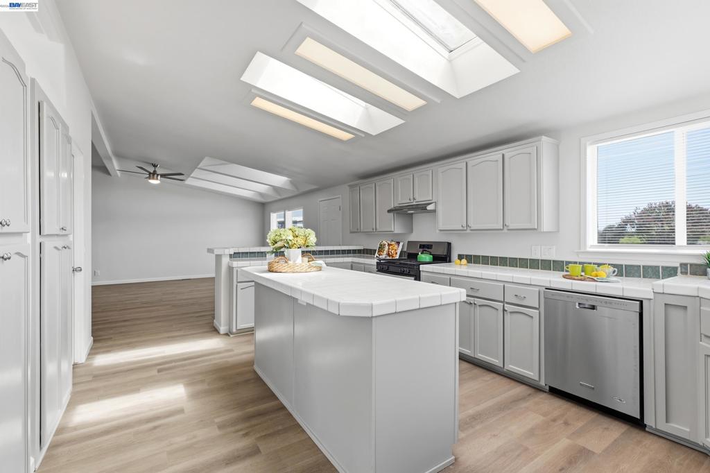 4437 W Grayson, Modesto, CA 95358