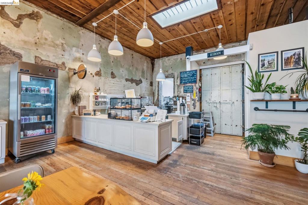 81 S Washington St, Sonora, CA 95370