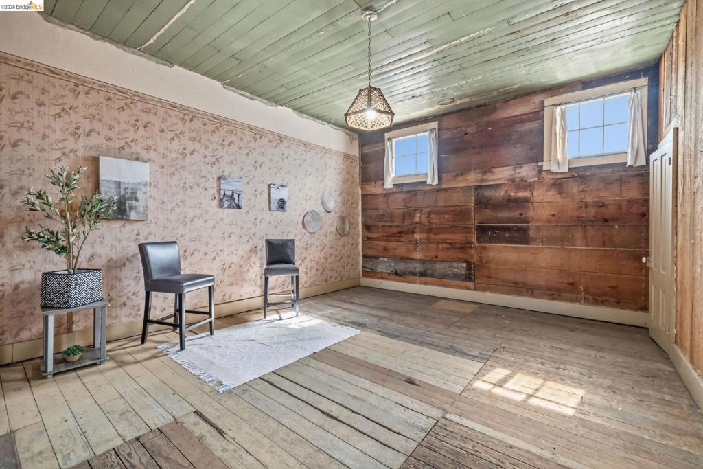 81 S Washington St, Sonora, CA 95370