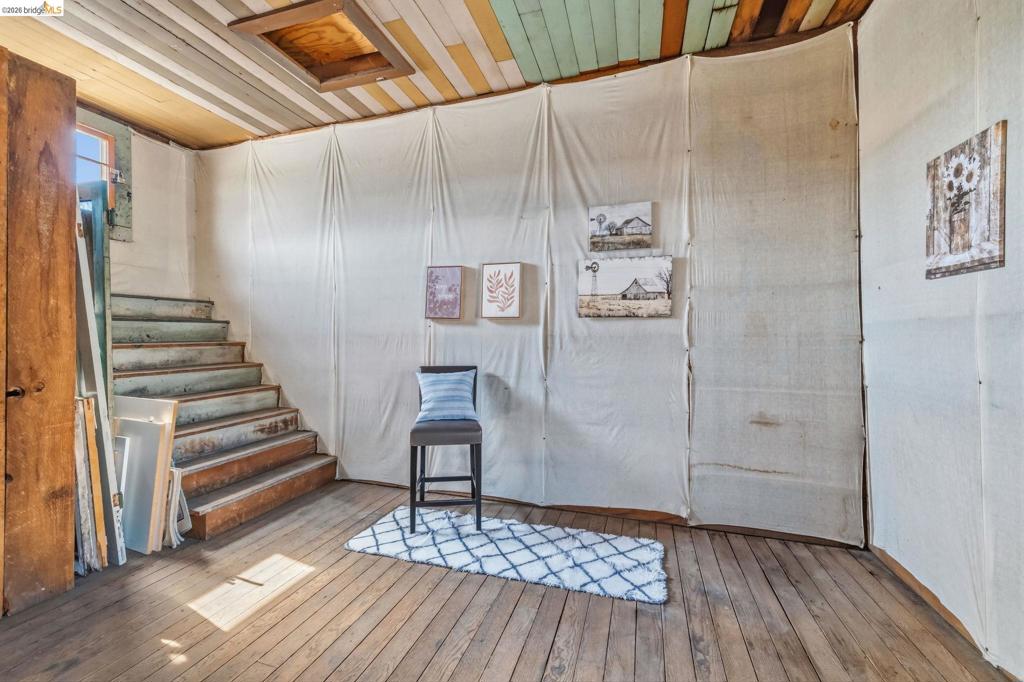 81 S Washington St, Sonora, CA 95370
