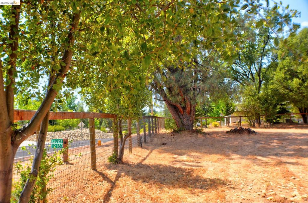 13323 Mule CT, Groveland, CA 95321