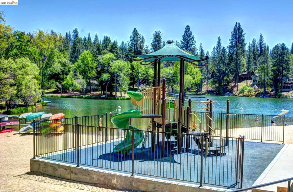13323 Mule CT, Groveland, CA 95321