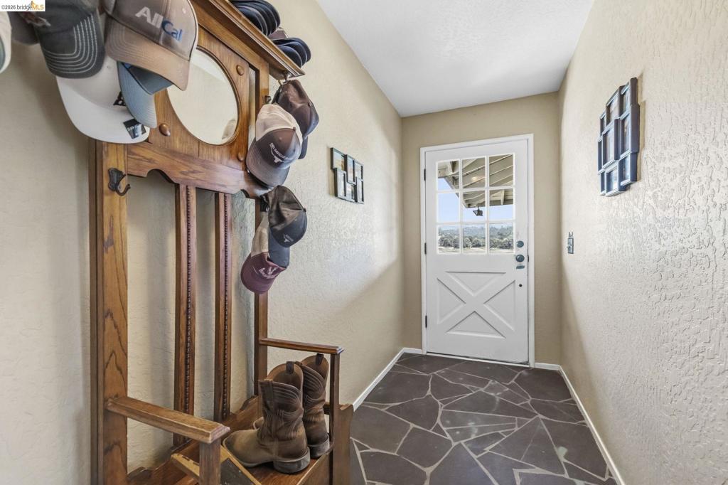 9325 Fraguero Rd, Sonora, CA 95370