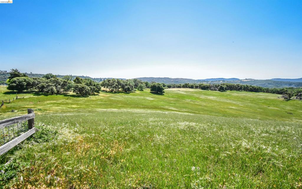 9325 Fraguero Rd, Sonora, CA 95370