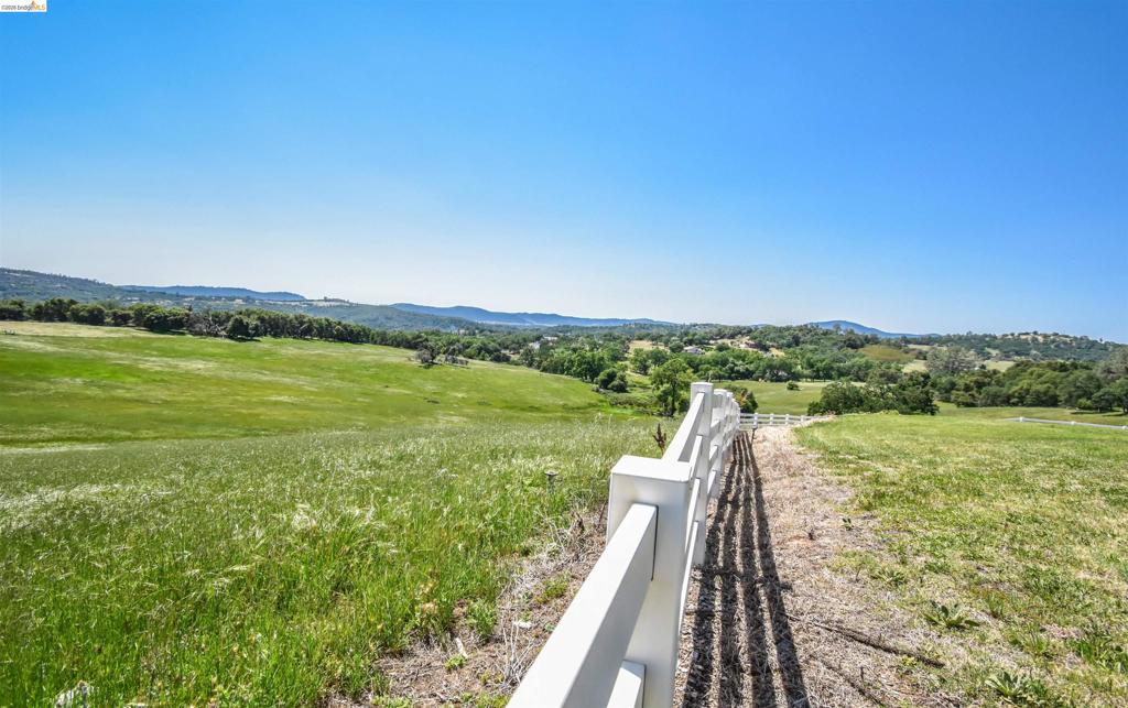 9325 Fraguero Rd, Sonora, CA 95370