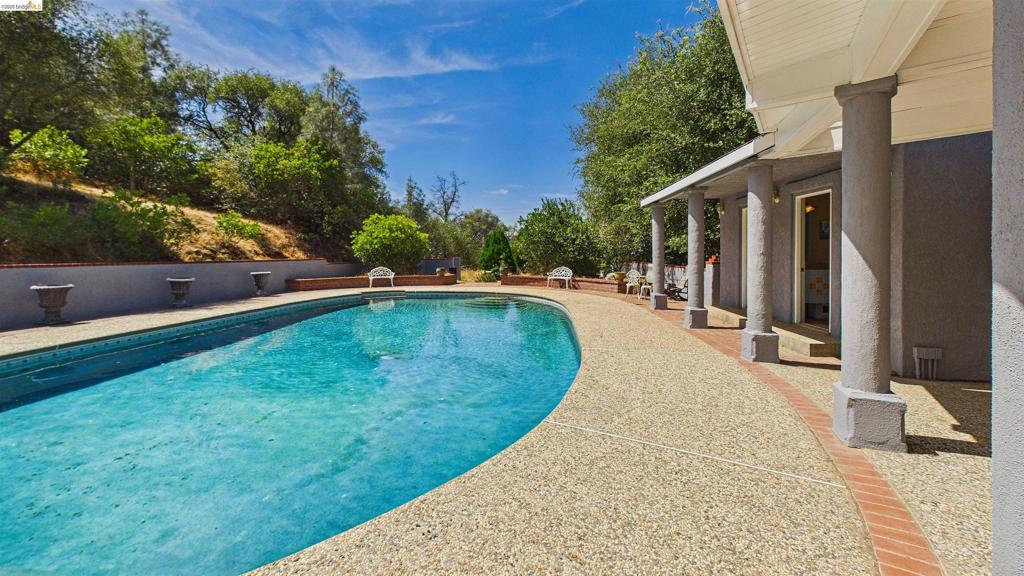 17910 Dolores Ln, Sonora, CA 95370