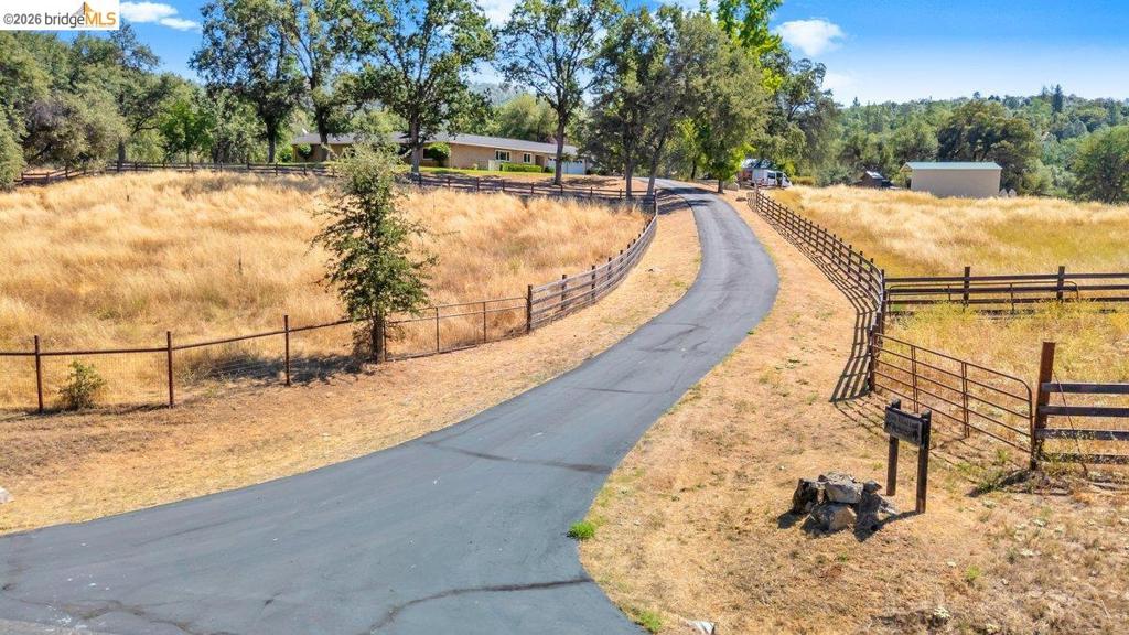 22309 Villas Ln, Sonora, CA 95370