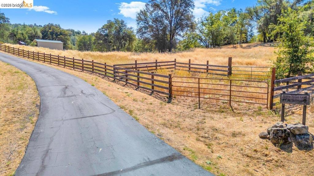 22309 Villas Ln, Sonora, CA 95370