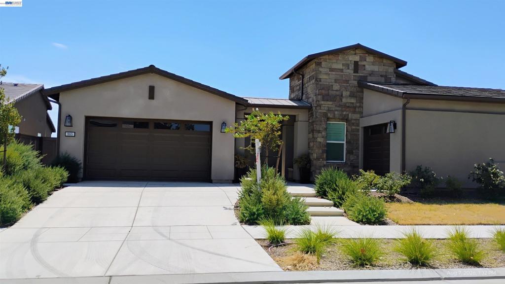 965 Beaver Pond Loop, Madera, CA 93636