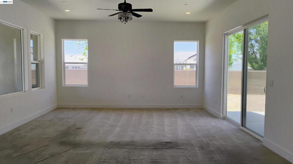 965 Beaver Pond Loop, Madera, CA 93636