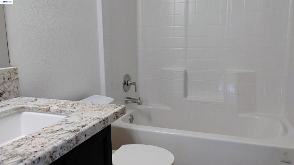 965 Beaver Pond Loop, Madera, CA 93636
