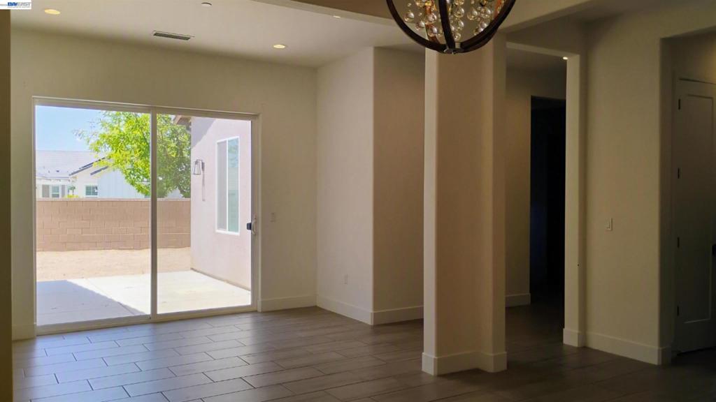 965 Beaver Pond Loop, Madera, CA 93636