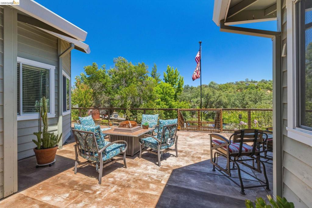 18570 Pradera Real Rd, Sonora, CA 95370