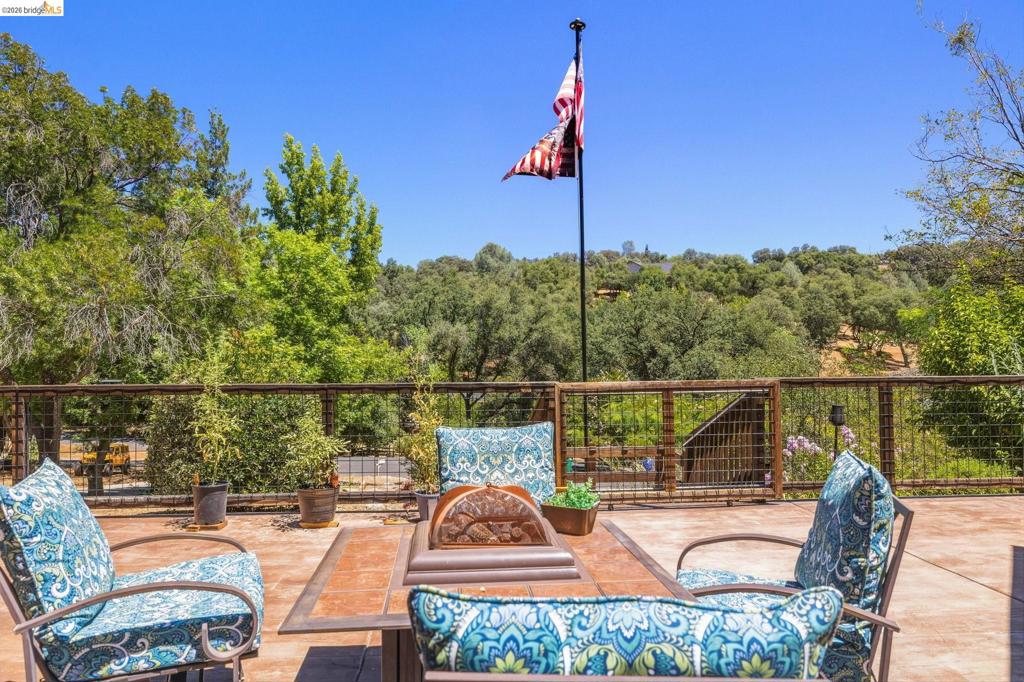 18570 Pradera Real Rd, Sonora, CA 95370