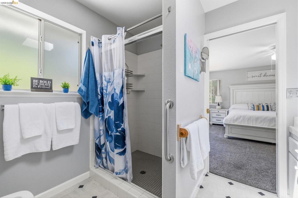 18570 Pradera Real Rd, Sonora, CA 95370