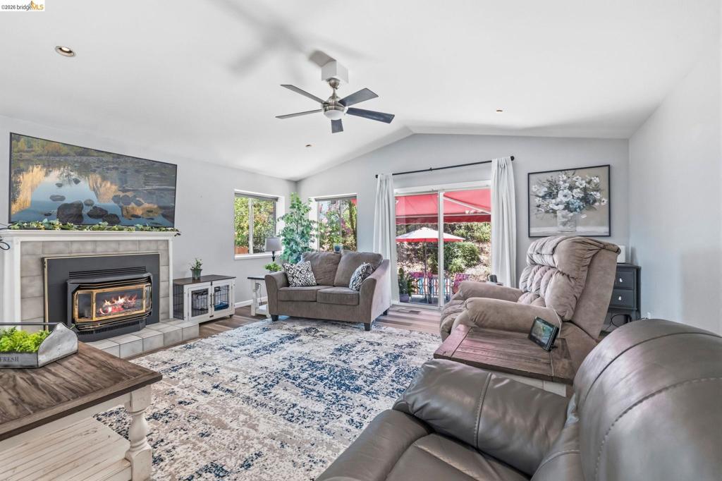 18570 Pradera Real Rd, Sonora, CA 95370