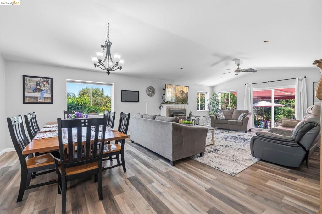 18570 Pradera Real Rd, Sonora, CA 95370