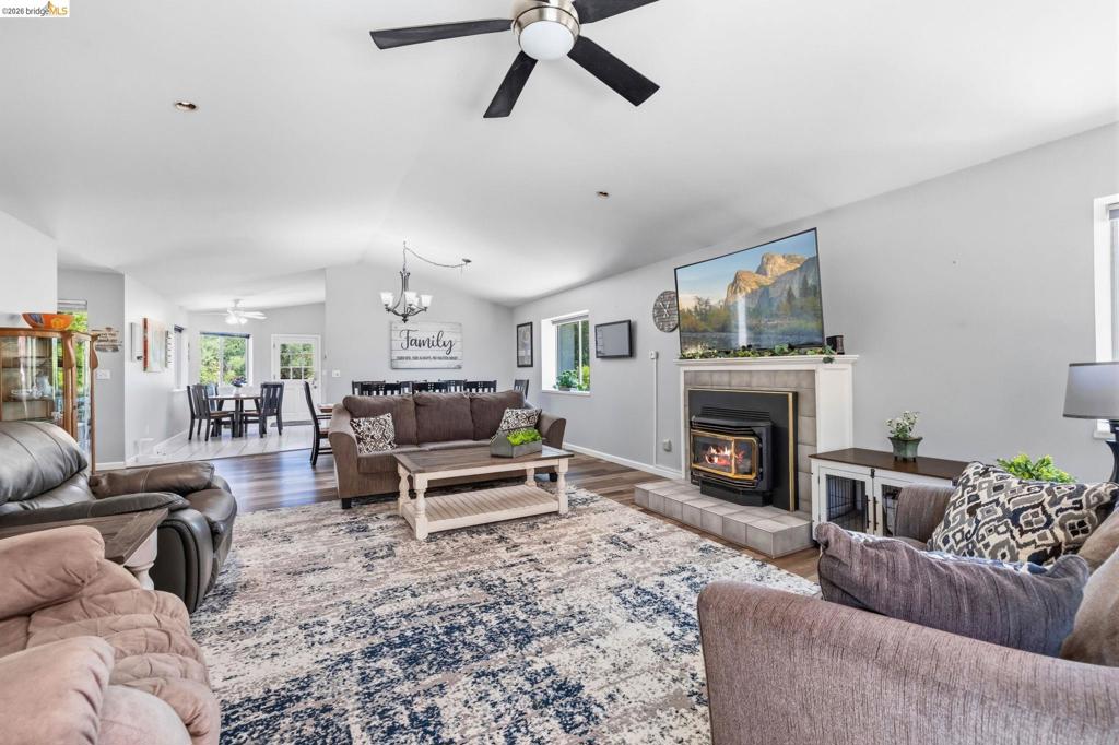 18570 Pradera Real Rd, Sonora, CA 95370