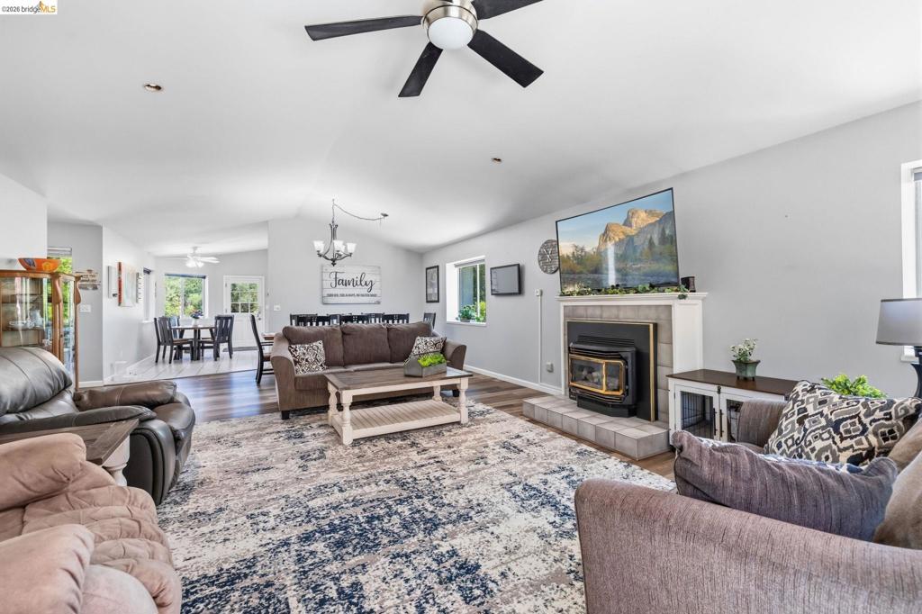18570 Pradera Real Rd, Sonora, CA 95370