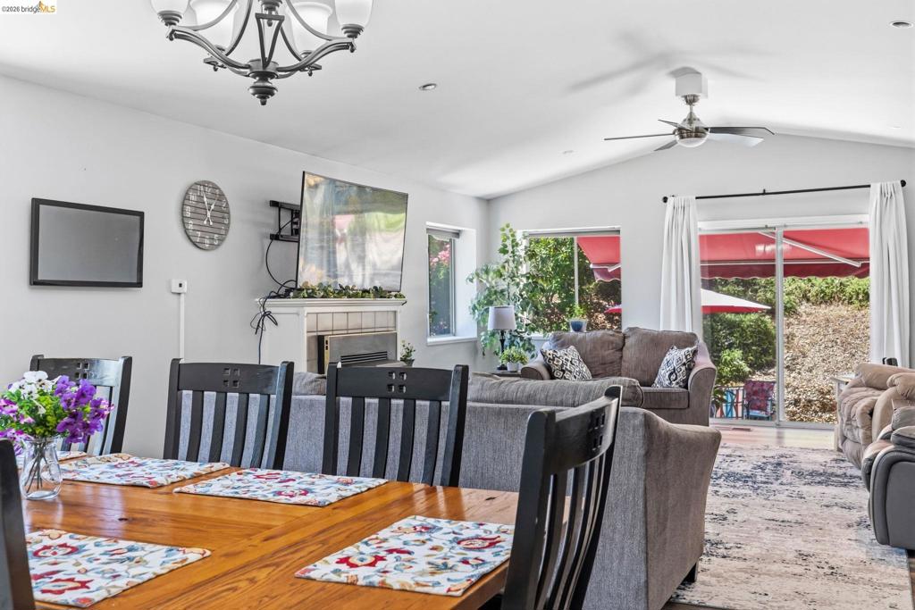 18570 Pradera Real Rd, Sonora, CA 95370