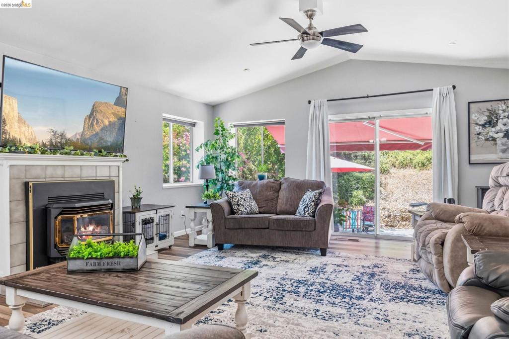 18570 Pradera Real Rd, Sonora, CA 95370