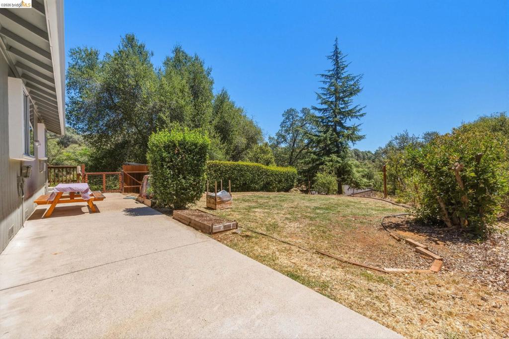 18570 Pradera Real Rd, Sonora, CA 95370