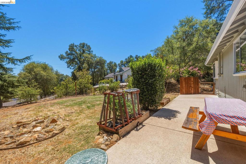18570 Pradera Real Rd, Sonora, CA 95370