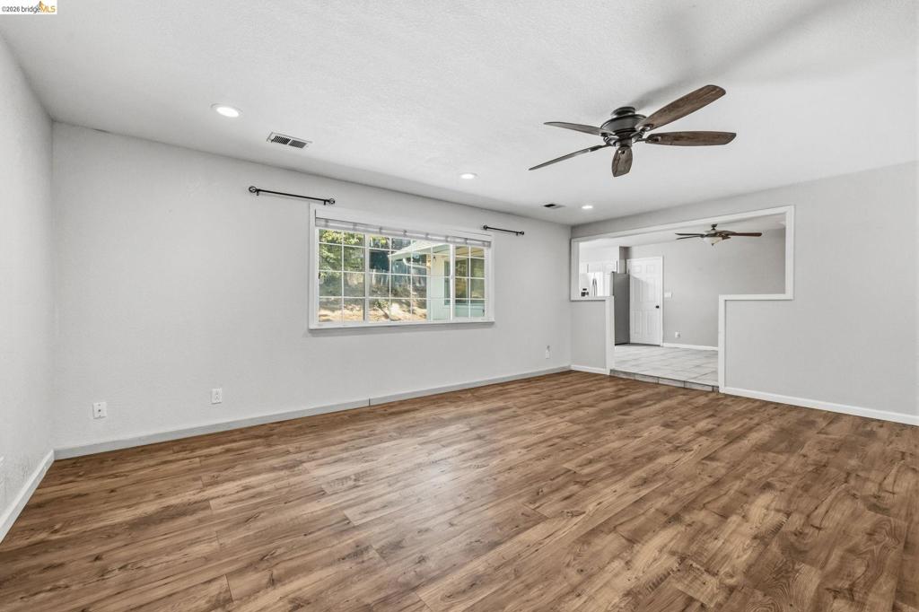 17202 Suez Canal Dr, Sonora, CA 95370