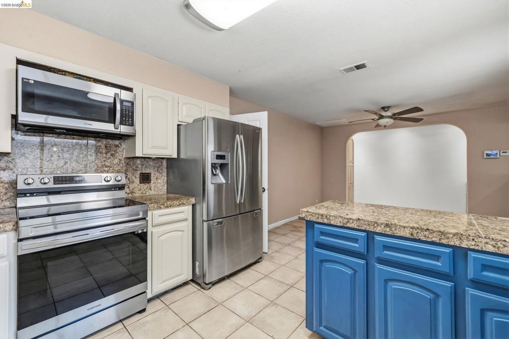 17202 Suez Canal Dr, Sonora, CA 95370