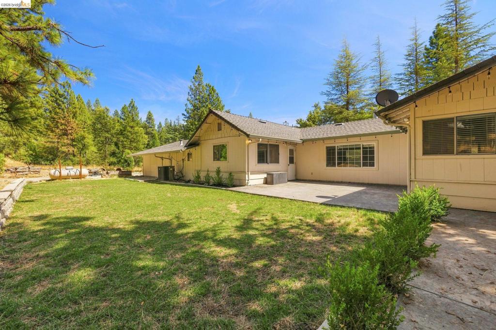17202 Suez Canal Dr, Sonora, CA 95370