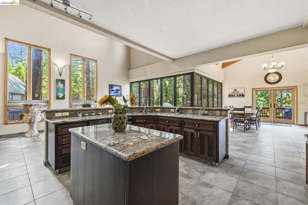 28421 Old Strawberry Rd, Strawberry, CA 95375