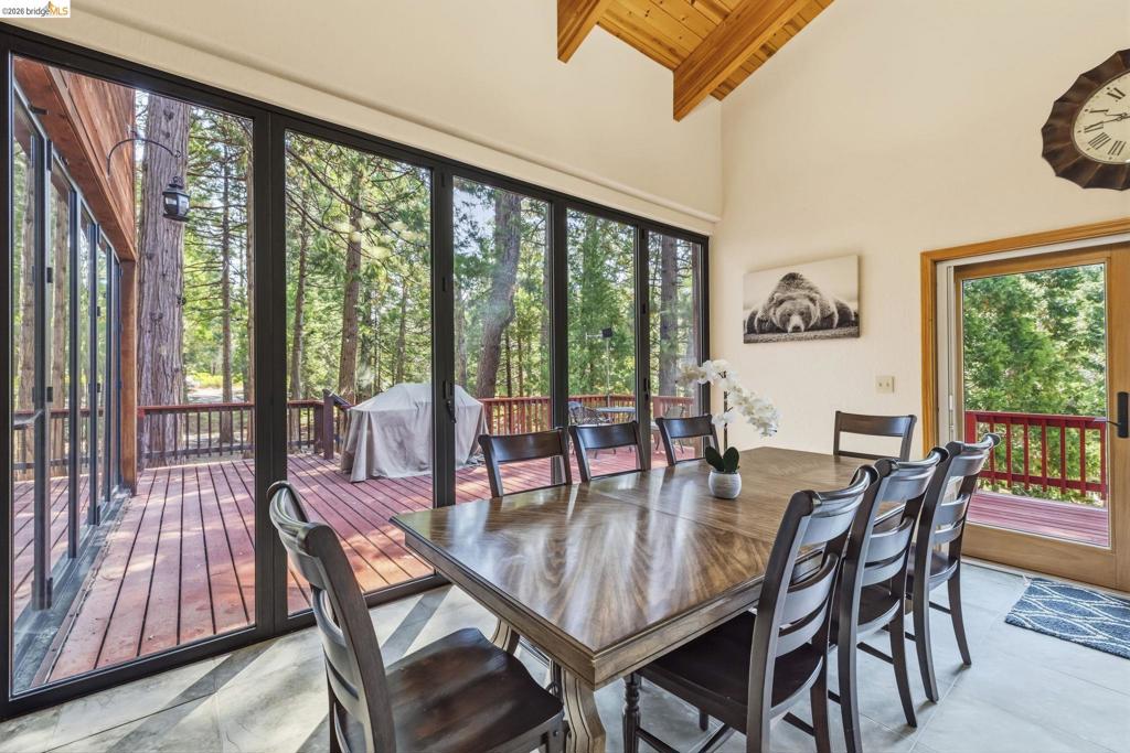 28421 Old Strawberry Rd, Strawberry, CA 95375