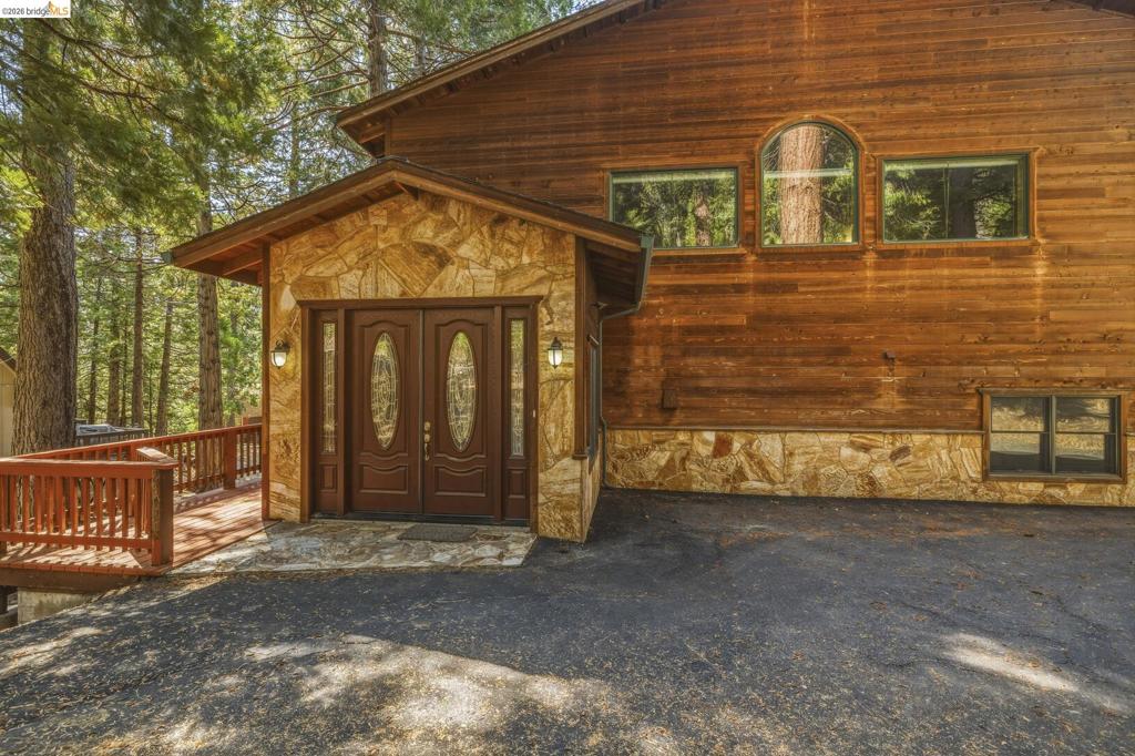 28421 Old Strawberry Rd, Strawberry, CA 95375