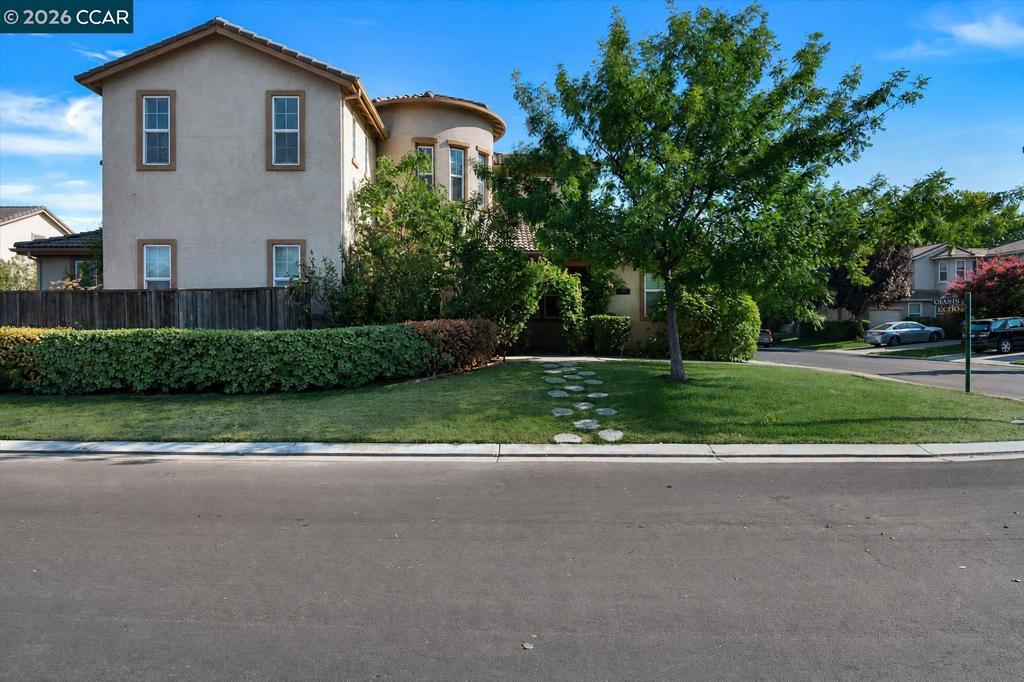 30 Echo Ct, Patterson, CA 95363