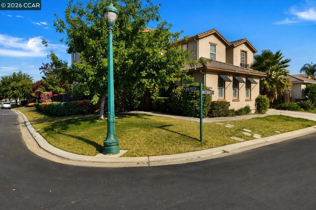 30 Echo Ct, Patterson, CA 95363
