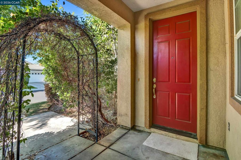 30 Echo Ct, Patterson, CA 95363