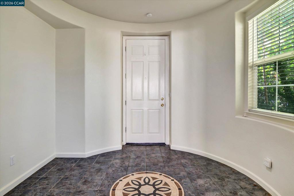 30 Echo Ct, Patterson, CA 95363