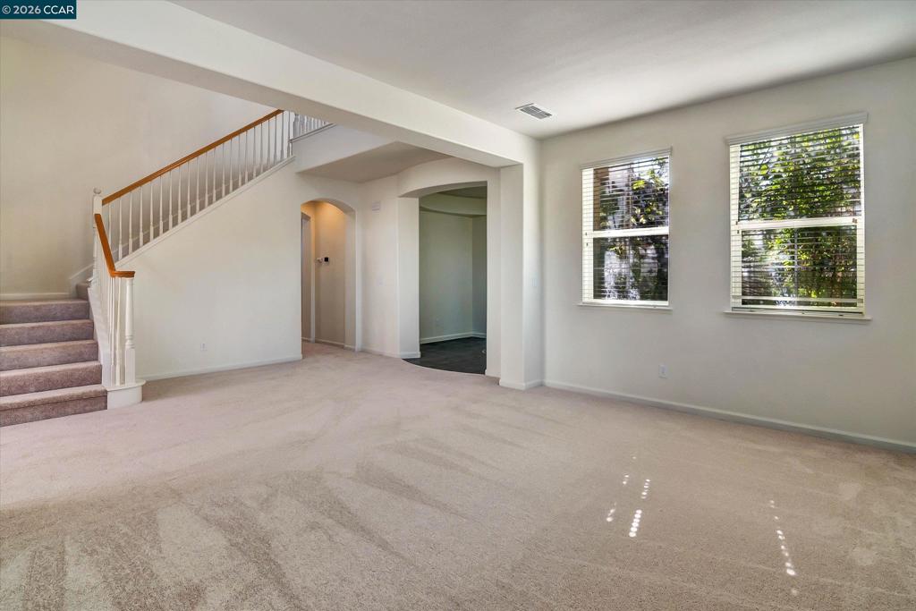 30 Echo Ct, Patterson, CA 95363