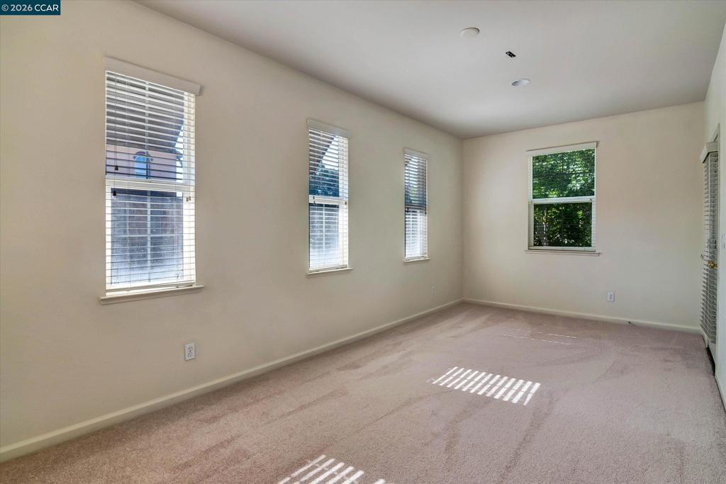 30 Echo Ct, Patterson, CA 95363