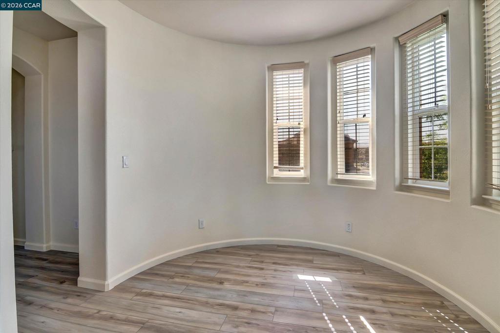 30 Echo Ct, Patterson, CA 95363